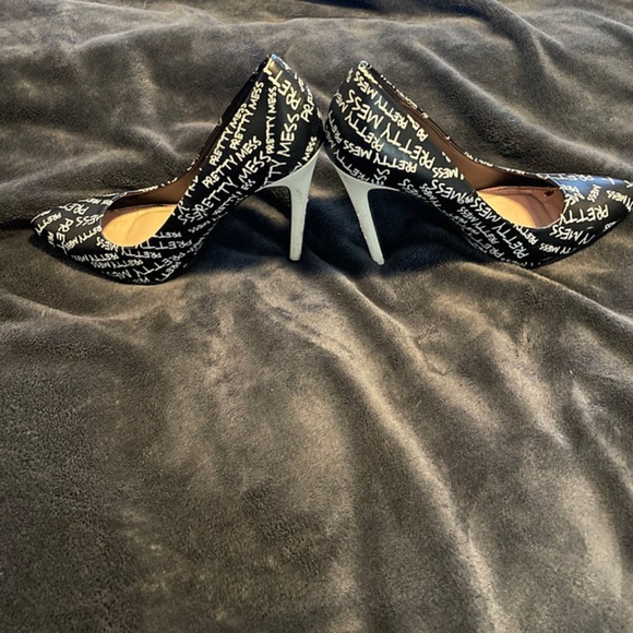 High Heels - Picture 2 of 3